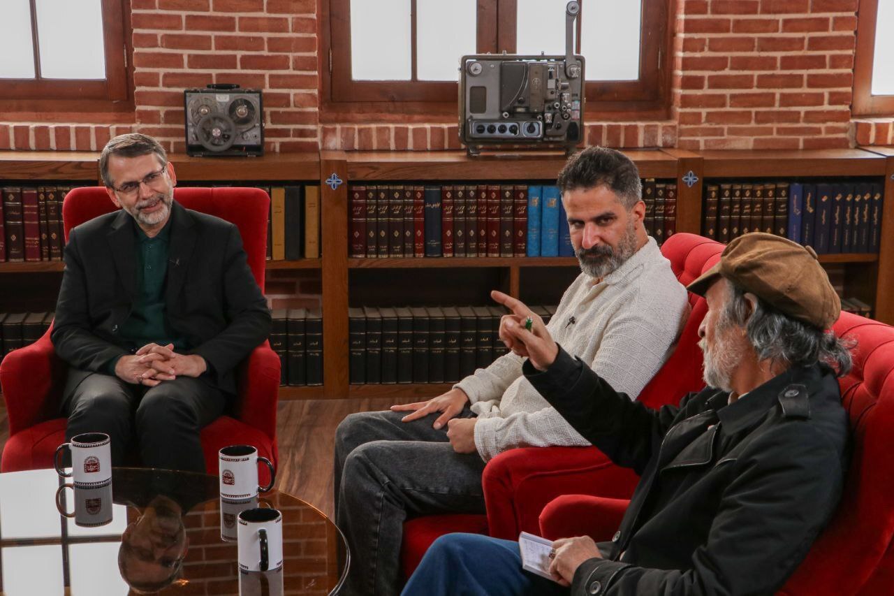 اطیابی: گونه کمدی در حفظ کانون خانواده موثر  است/ فهیم: کمدی‌های امروز  به دنبال تحقیر مردم و فرهنگ ملی است