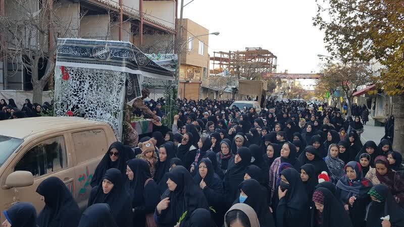 دانشگاه آزاد تویسرکان میزبان ۳ شهید گمنام/ عطر یاس شهیدان در شهر تویسرکان پیچید دانشگاه آزاد تویسرکان میزبان ۳ شهید گمنام/ عطر یاس شهیدان در شهر تویسرکان پیچید