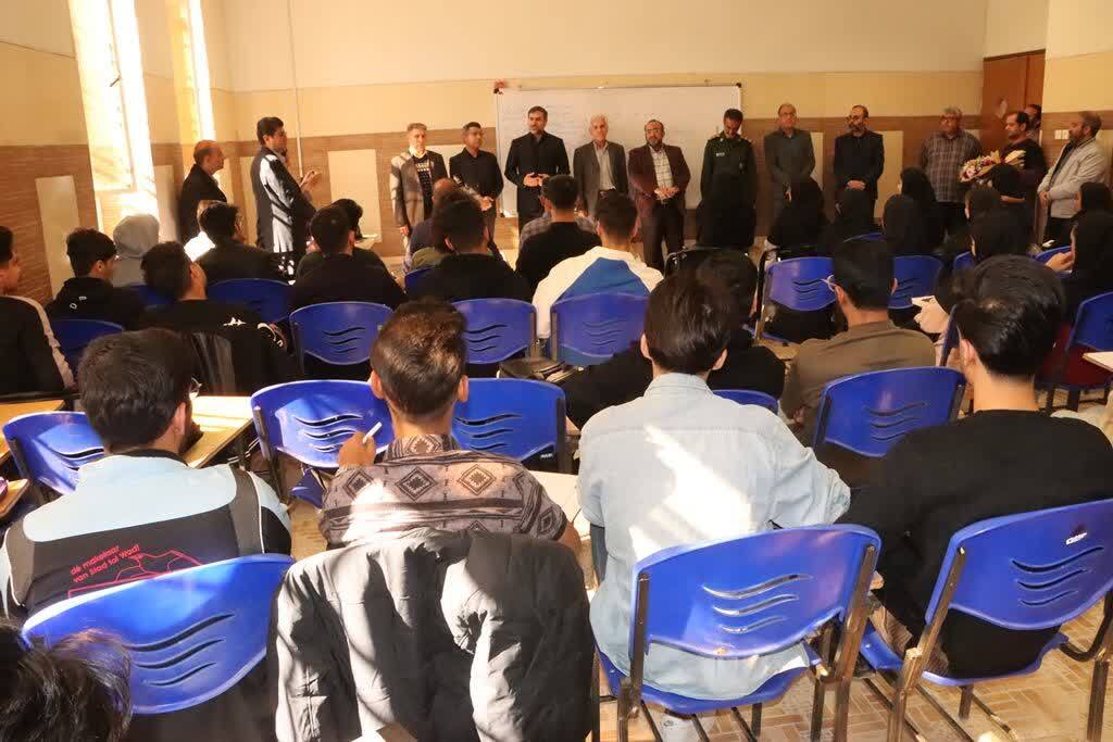 تجلیل از استادان ایثارگر، تکریم از استواری و مقاومت ملی برابر فتنههای دشمن است تجلیل از استادان ایثارگر، تکریم از استواری و مقاومت ملی برابر فتنههای دشمن است