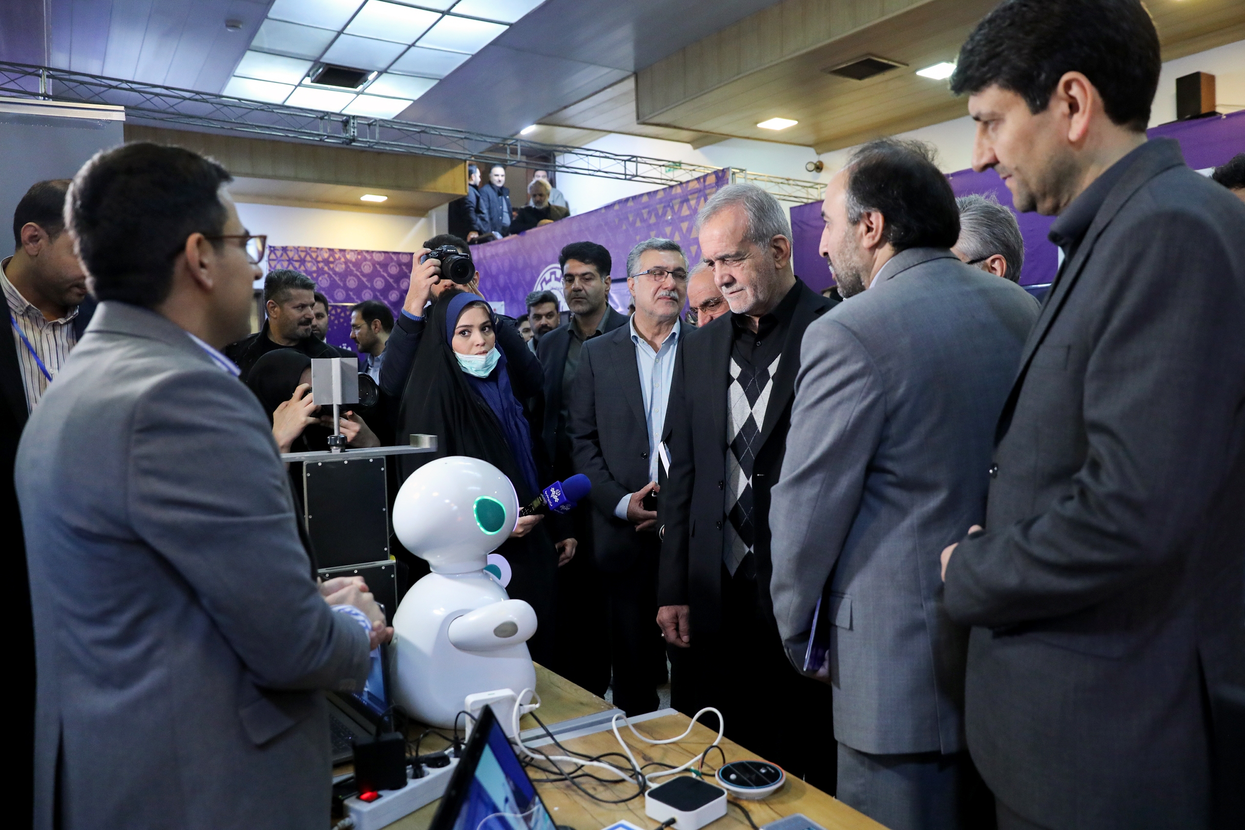 سپردن حل مسائل کشور به دانشگاه‌ها توأمان به حل مسائل کشور و ارتقای سطح کیفی دانشگاه‌ها می‌انجامد