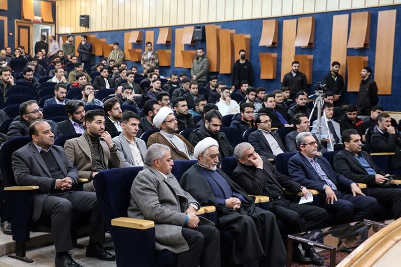 علی نیکزاد: دولت مشکلات را به دانشگاه بسپارد و راهکار بخواهد علی نیکزاد: دولت مشکلات را به دانشگاه بسپارد و راهکار بخواهد