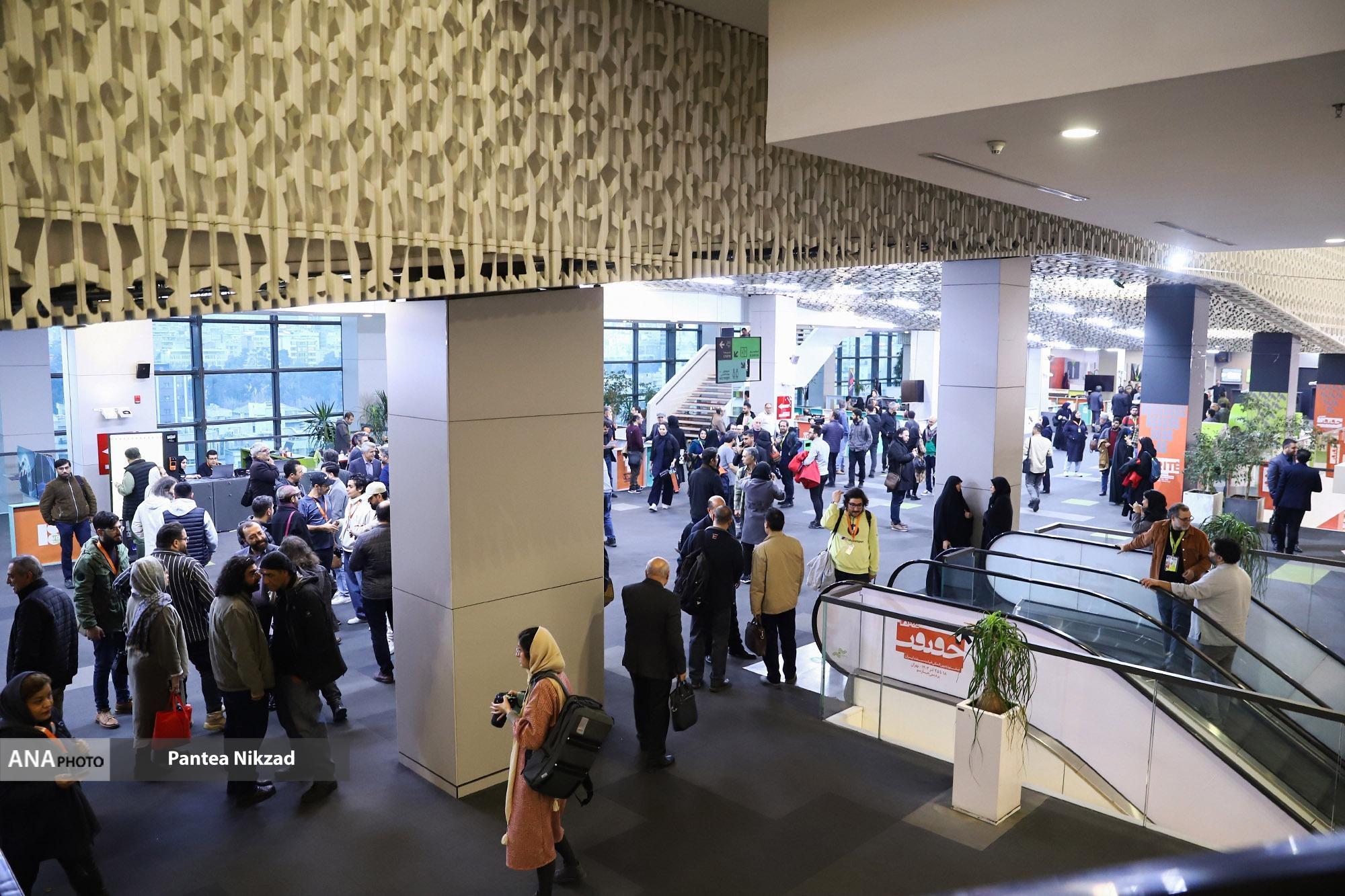 روز دوم «سینما حقیقت»؛ قابل پیشبینی و لذتبخش/ تنور جشنواره گرم میشود روز دوم «سینما حقیقت»؛ قابل پیشبینی و لذتبخش/ تنور جشنواره گرم میشود