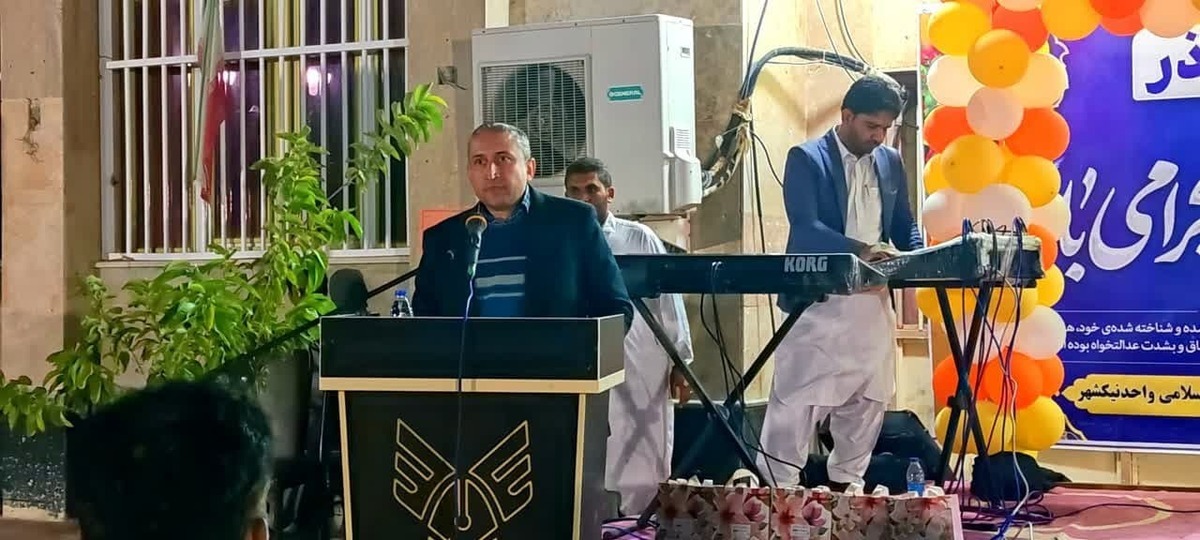 دانشجویان پیشقراولان مسیر توسعه و پیشرفت جامعه هستند دانشجویان پیشقراولان مسیر توسعه و پیشرفت جامعه هستند