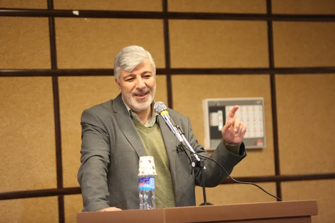 ۹ کتاب در دانشگاه آزاد کرمانشاه رونمایی شد/ تجلیل از اعضای هیئت علمی ۹ کتاب در دانشگاه آزاد کرمانشاه رونمایی شد/ تجلیل از اعضای هیئت علمی