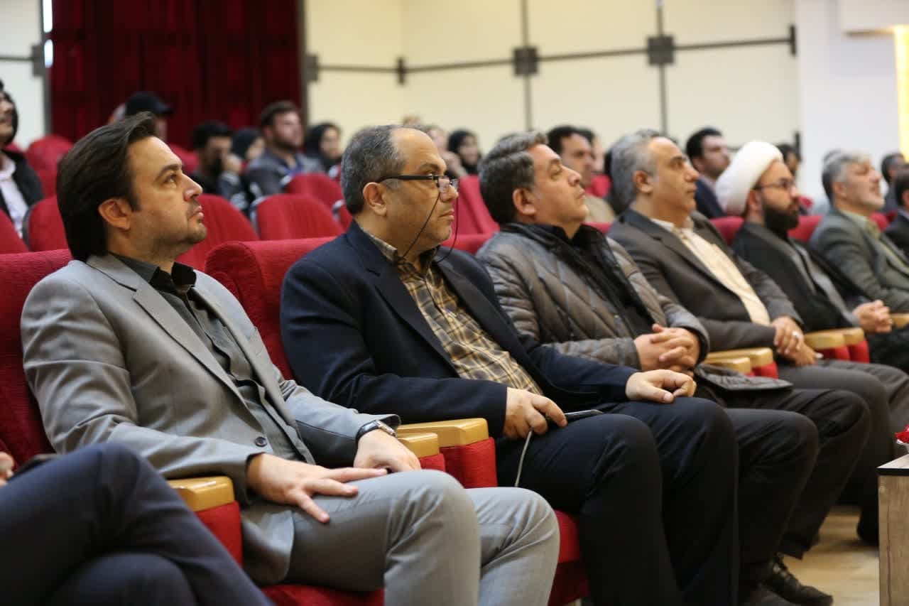 ۹ کتاب در دانشگاه آزاد کرمانشاه رونمایی شد/ تجلیل از اعضای هیئت علمی ۹ کتاب در دانشگاه آزاد کرمانشاه رونمایی شد/ تجلیل از اعضای هیئت علمی