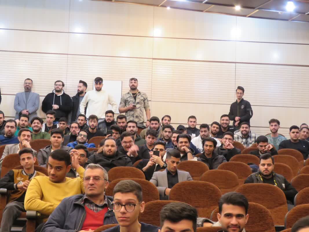 روحیه تحقیق، پژوهش و نوآوری باید در دانشجویان نهادینه شود روحیه تحقیق، پژوهش و نوآوری باید در دانشجویان نهادینه شود