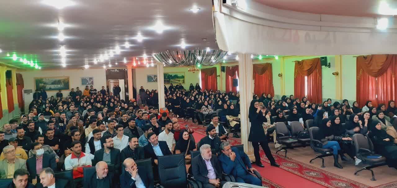 خداباوری، عزت نفس و مسئولیتپذیری؛ ویژگیهای دانشجوی تراز انقلاب اسلامی خداباوری، عزت نفس و مسئولیتپذیری؛ ویژگیهای دانشجوی تراز انقلاب اسلامی