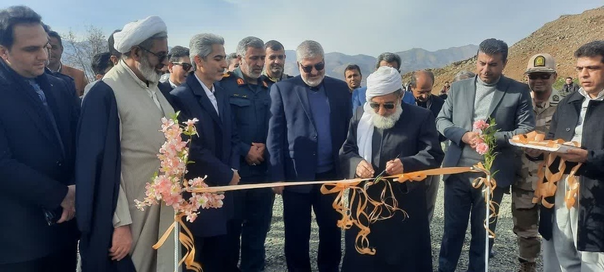 گشایش فاز نخست مجموعه ورزشی شهدای ۱۶ آذر دانشگاه آزاد مریوان