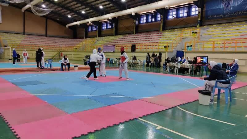 تهران مرکزی بر بام تکواندوی دختران دانشگاه آزاد اسلامی تهران مرکزی بر بام تکواندوی دختران دانشگاه آزاد اسلامی