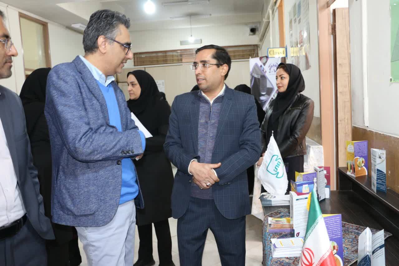 معرفی دستاوردهای صنعتی و پژوهشی در نمایشگاه دانشگاه آزاد زاهدان معرفی دستاوردهای صنعتی و پژوهشی در نمایشگاه دانشگاه آزاد زاهدان