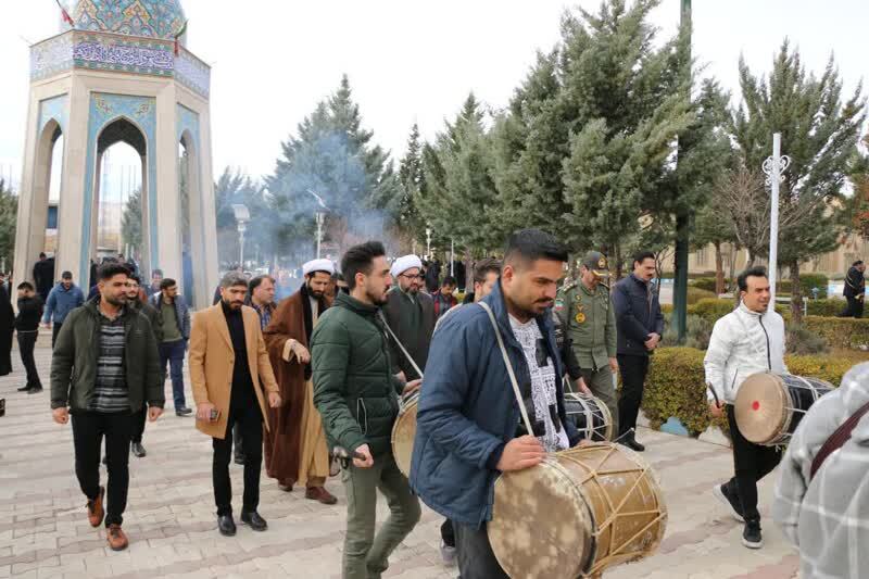 بازخوانی استقبال از کبوتر‌های خونین‌بال؛ بدرقه ۲ لاله گلگون‌کفن در دانشگاه آزاد