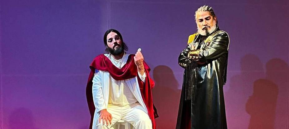 اینک انسان، نمایشی برای جاودانگی