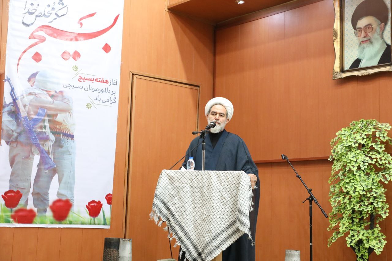 بسیج طلایه‌دار مهندسی فرهنگی است/ کاهش مشکلات اجتماعی با نوسازی فرهنگی