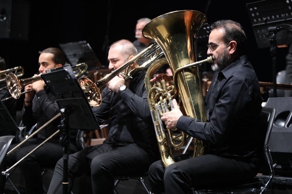 سمیرغ بر فراز تالار وحدت به پرواز درآمد/ وقتی عطار ارکسترال با مردم سخن میگوید سمیرغ بر فراز تالار وحدت به پرواز درآمد/ وقتی عطار ارکسترال با مردم سخن میگوید