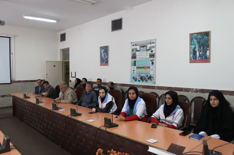 ردای عشق به ولایت بر تن عاشقان امامت/ تفکر بسیجی گام‌ مؤثر در گسترش علم و دانش//بماند//