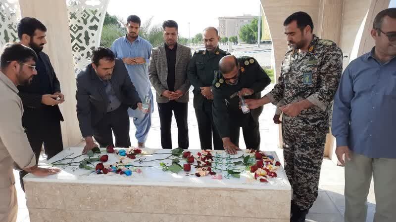 ردای عشق به ولایت بر تن عاشقان امامت/ تفکر بسیجی گام‌ مؤثر در گسترش علم و دانش//بماند//