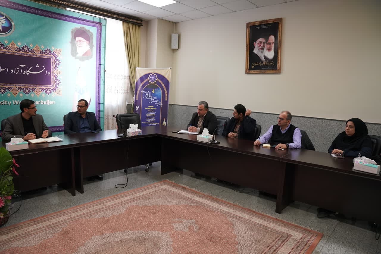 لزوم افزایش غنای کمی و کیفی آثار شرکتکننده در جشنواره شعر وحدت لزوم افزایش غنای کمی و کیفی آثار شرکتکننده در جشنواره شعر وحدت