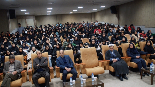 فعالیت در کانونهای دانشجویی یک تمرین برای آینده شغلی دانشجویان است فعالیت در کانونهای دانشجویی یک تمرین برای آینده شغلی دانشجویان است