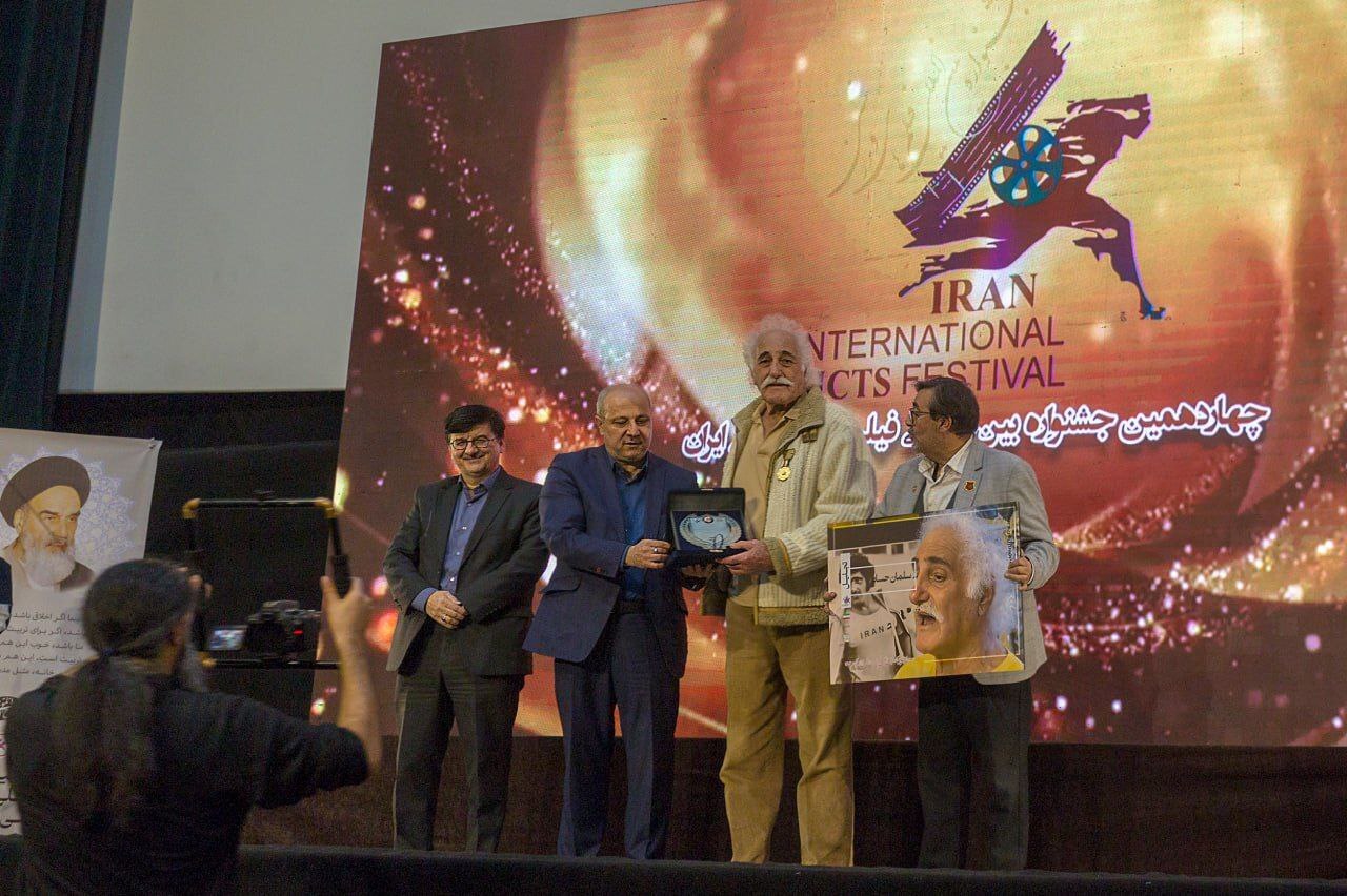 چهاردهمین جشنواره بینالمللی فیلمهای ورزشی آغاز شد/ تقدیر از مهدی حیدری و فیروز کریمی چهاردهمین جشنواره بینالمللی فیلمهای ورزشی آغاز شد/ تقدیر از مهدی حیدری و فیروز کریمی