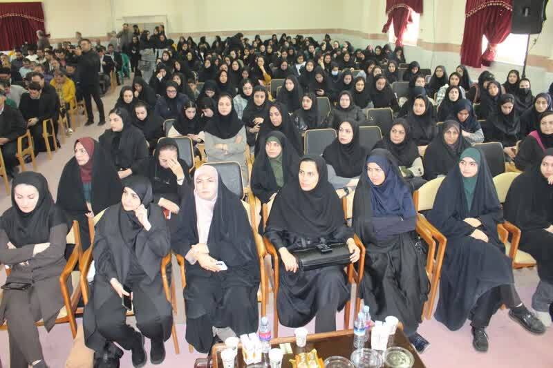 رویکرد مکتب انقلاب اسلامی ایجاد صلح و آرامش در دنیاست