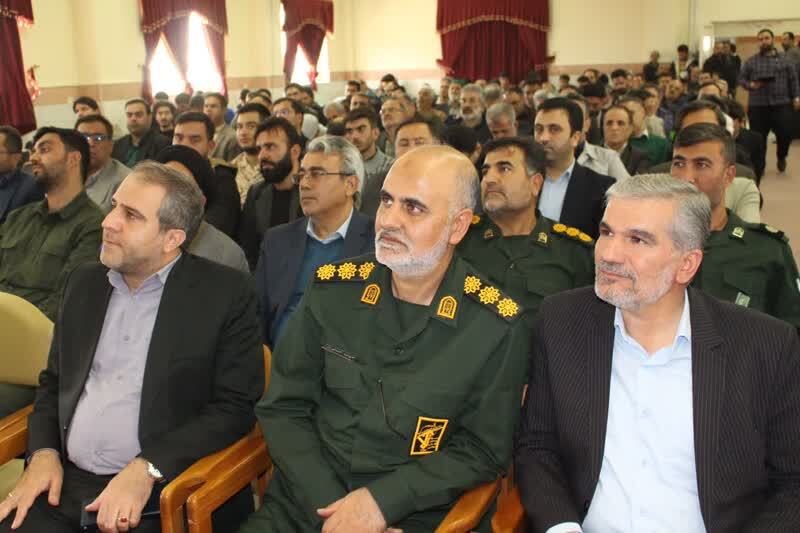 رویکرد مکتب انقلاب اسلامی ایجاد صلح و آرامش در دنیاست رویکرد مکتب انقلاب اسلامی ایجاد صلح و آرامش در دنیاست