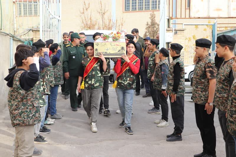 دانش‌آموزان باید با فرهنگ ایثار و شهادت و راه شهدا مأنوس شوند