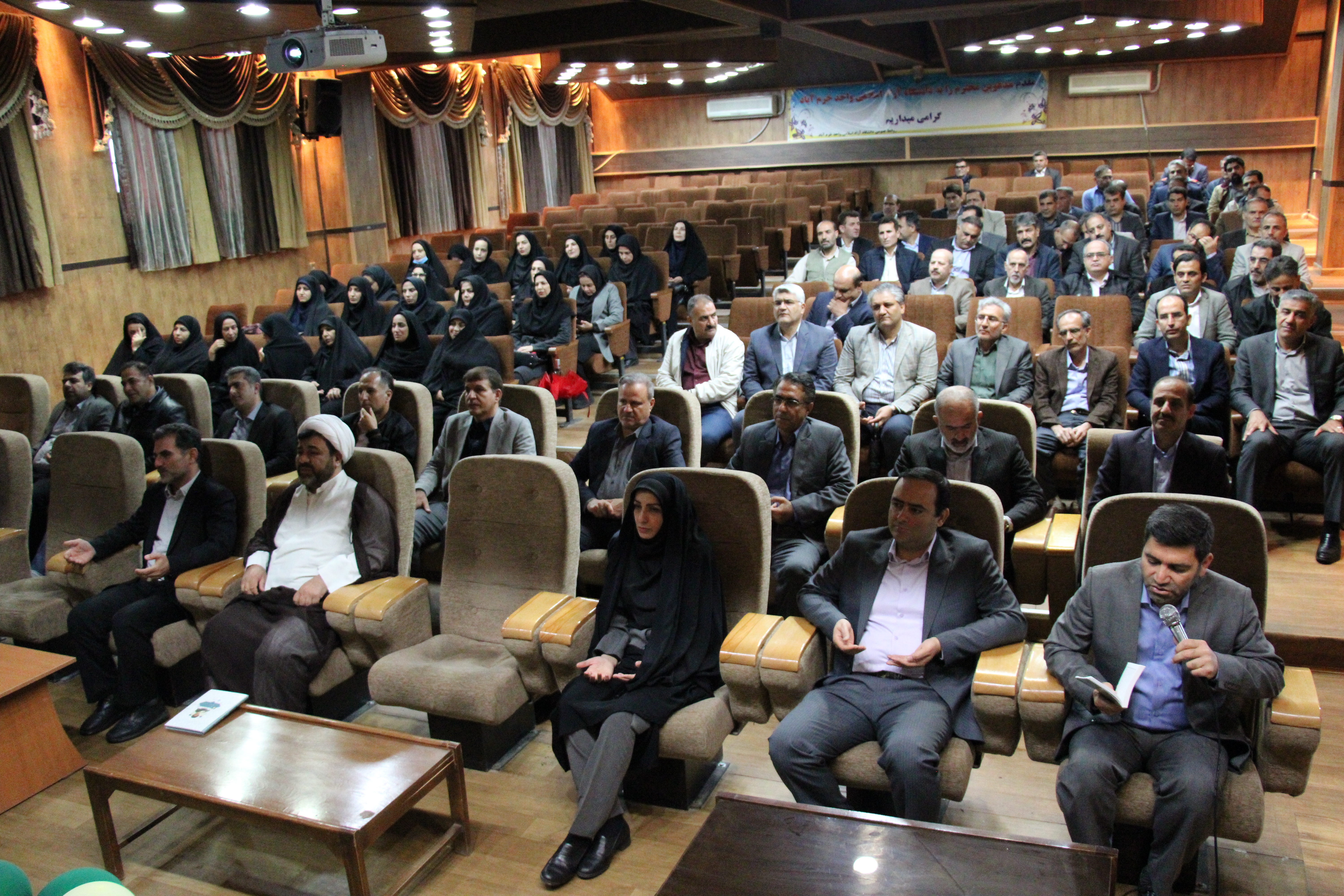 اجرایی شدن پروژههای جدید برای رفع مشکل مسکن کارکنان در دانشگاه آزاد اجرایی شدن پروژههای جدید برای رفع مشکل مسکن کارکنان در دانشگاه آزاد