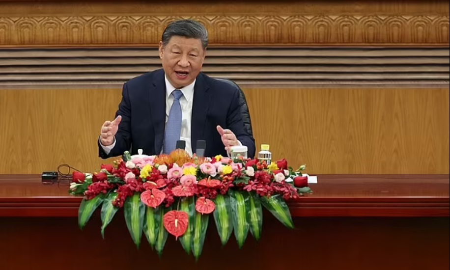 قیمت آیفون پس از تعرفههای جدید ترامپ سر به فلک میکشد قیمت آیفون پس از تعرفههای جدید ترامپ سر به فلک میکشد