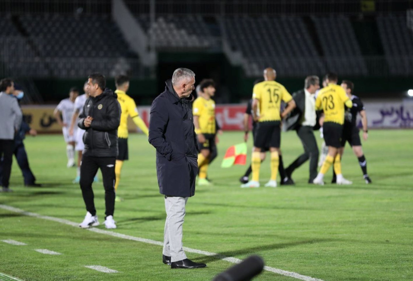 درگیری های فیزیکی و چهره زشت لیگ برتر/ استقلال در دود باخت و پرسپولیس با تماشاگران خانم نبرد درگیری های فیزیکی و چهره زشت لیگ برتر/ استقلال در دود باخت و پرسپولیس با تماشاگران خانم نبرد