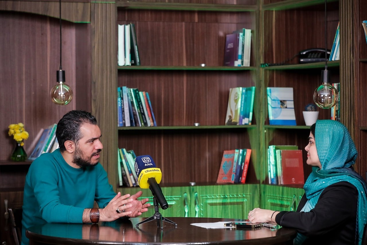 محسن چاوشی از زبان &laquo;امید روزبه&raquo; /موسیقی اجازه ابتذال ندارد، نباید رکیک و مستهجن باشد! + فیلم