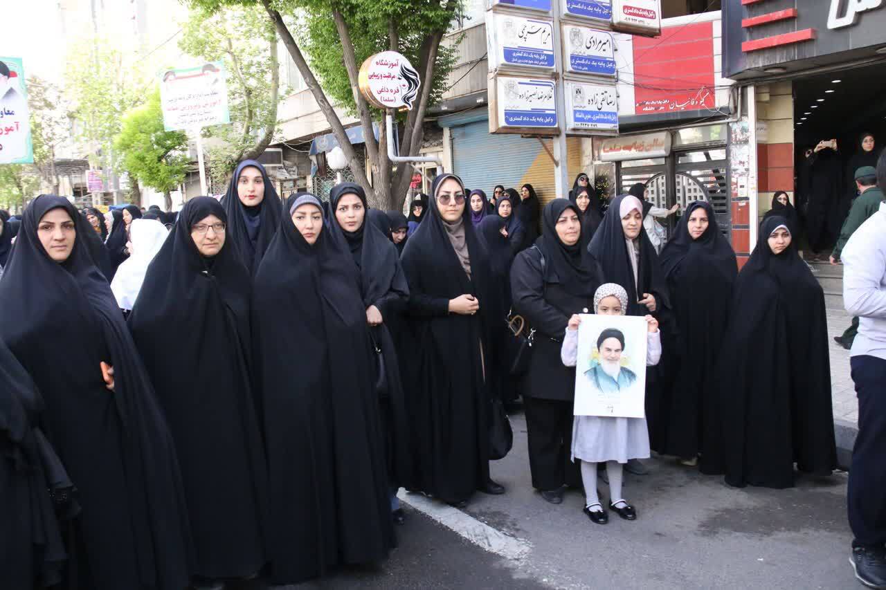 تجمع دانشگاهیان واحد بروجرد در حمایت از مردم مظلوم غزه تجمع دانشگاهیان واحد بروجرد در حمایت از مردم مظلوم غزه