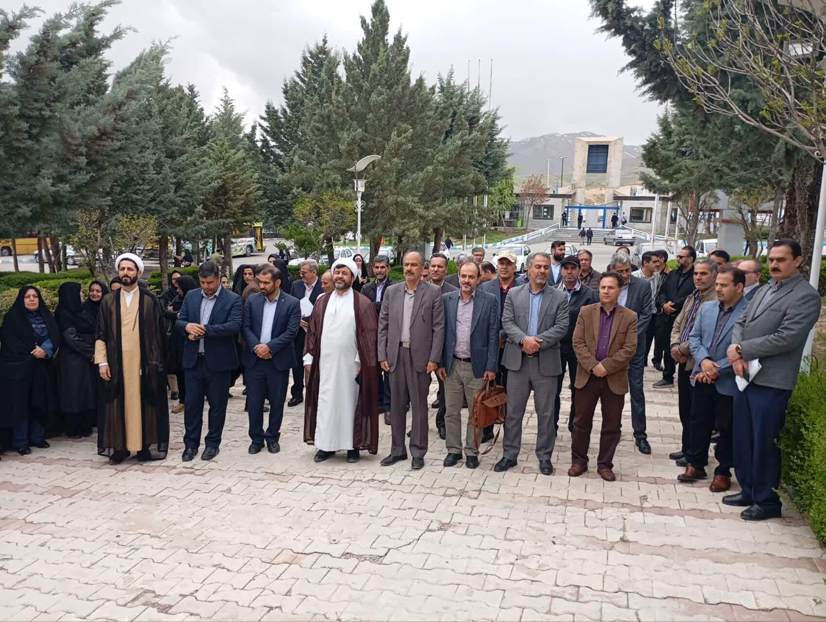 تجمع دانشگاهیان واحد بروجرد در حمایت از مردم مظلوم غزه تجمع دانشگاهیان واحد بروجرد در حمایت از مردم مظلوم غزه