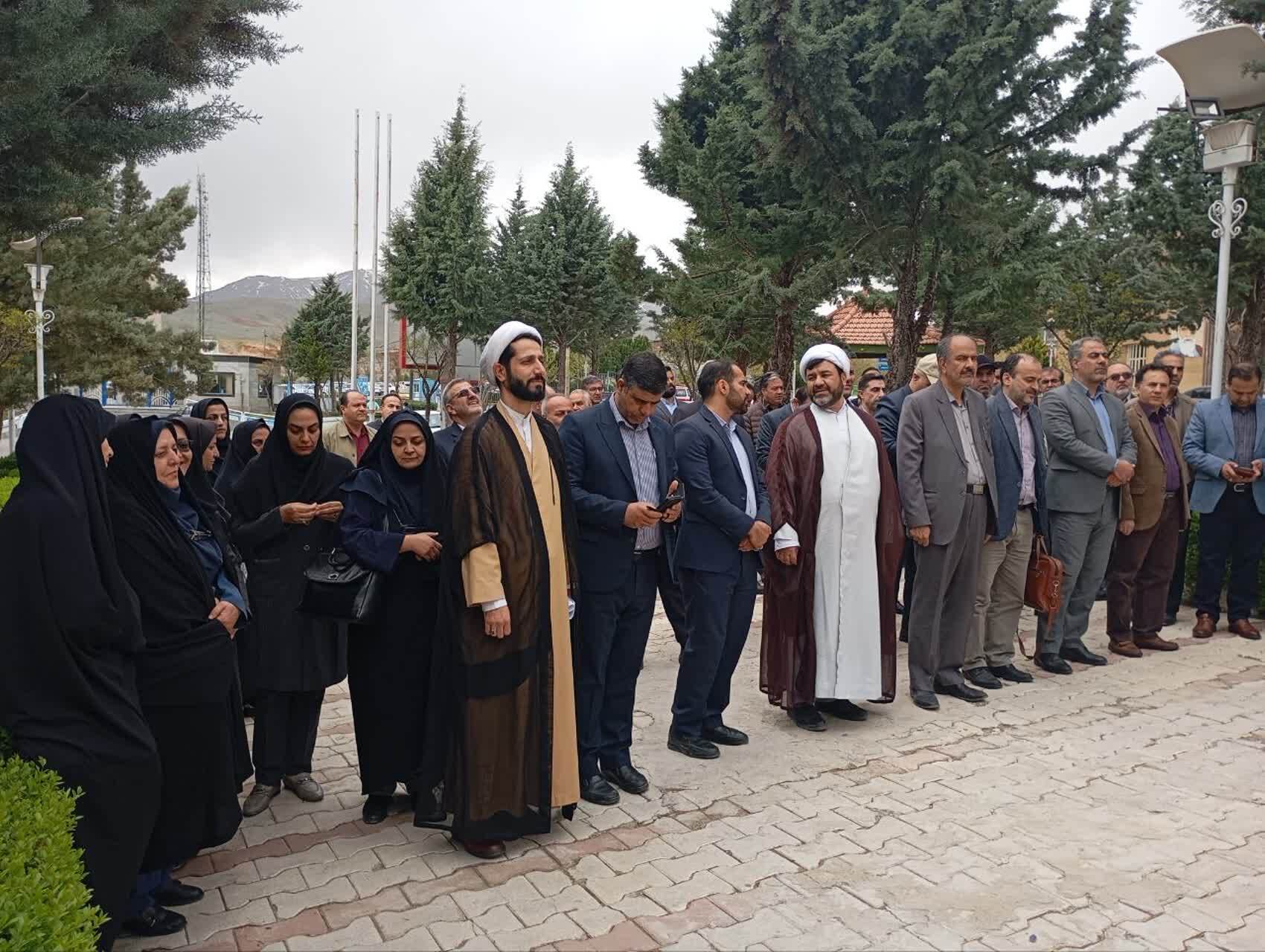 تجمع دانشگاهیان واحد بروجرد در حمایت از مردم مظلوم غزه تجمع دانشگاهیان واحد بروجرد در حمایت از مردم مظلوم غزه