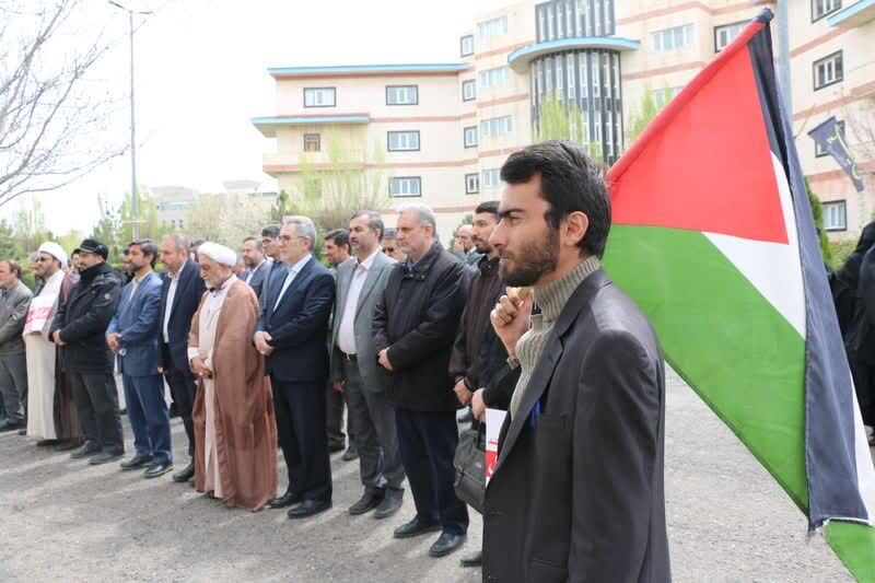 تجمع دانشگاهیان واحد بروجرد در حمایت از مردم مظلوم غزه تجمع دانشگاهیان واحد بروجرد در حمایت از مردم مظلوم غزه