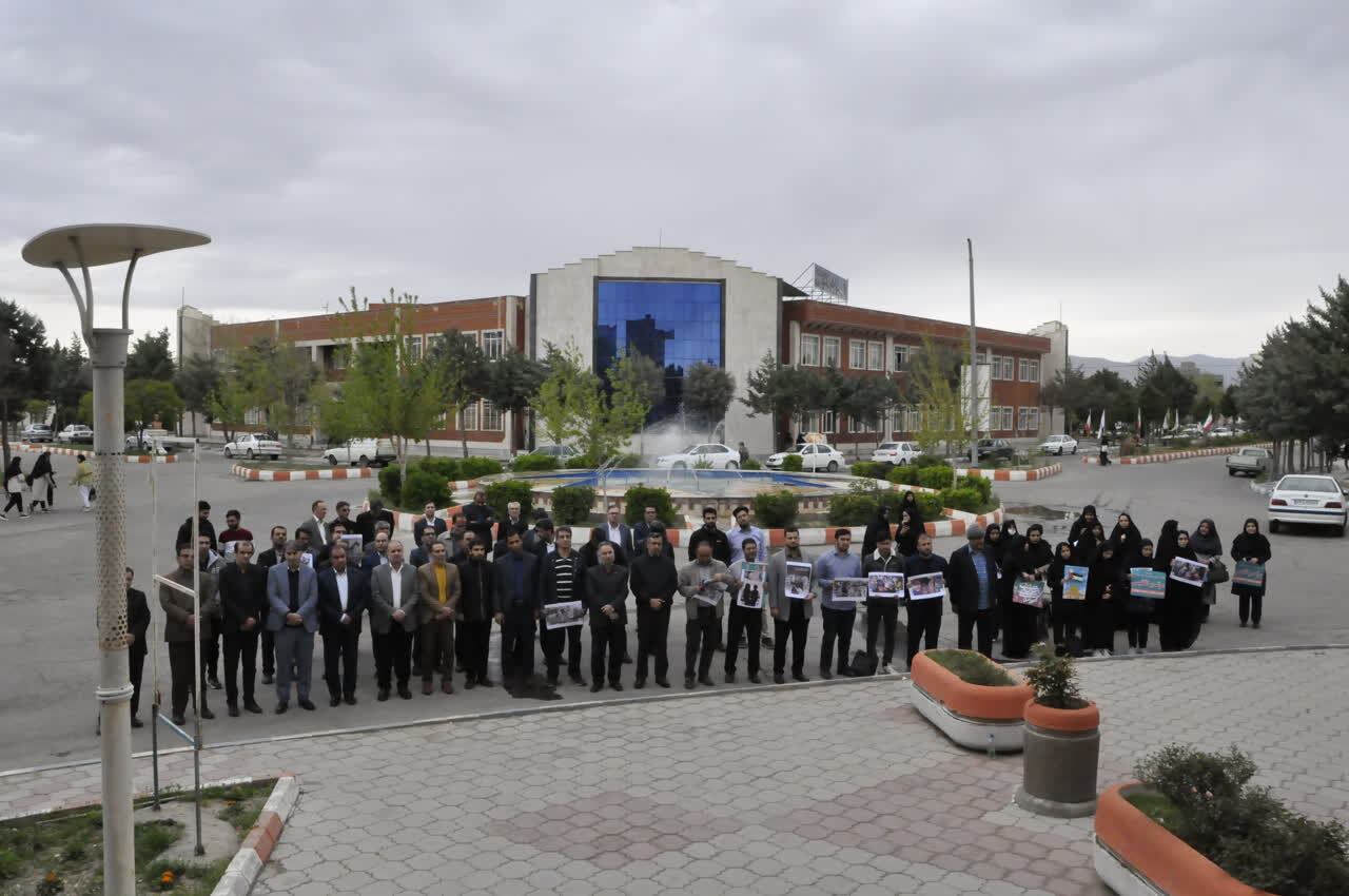 تجمع دانشگاهیان واحد بروجرد در حمایت از مردم مظلوم غزه تجمع دانشگاهیان واحد بروجرد در حمایت از مردم مظلوم غزه