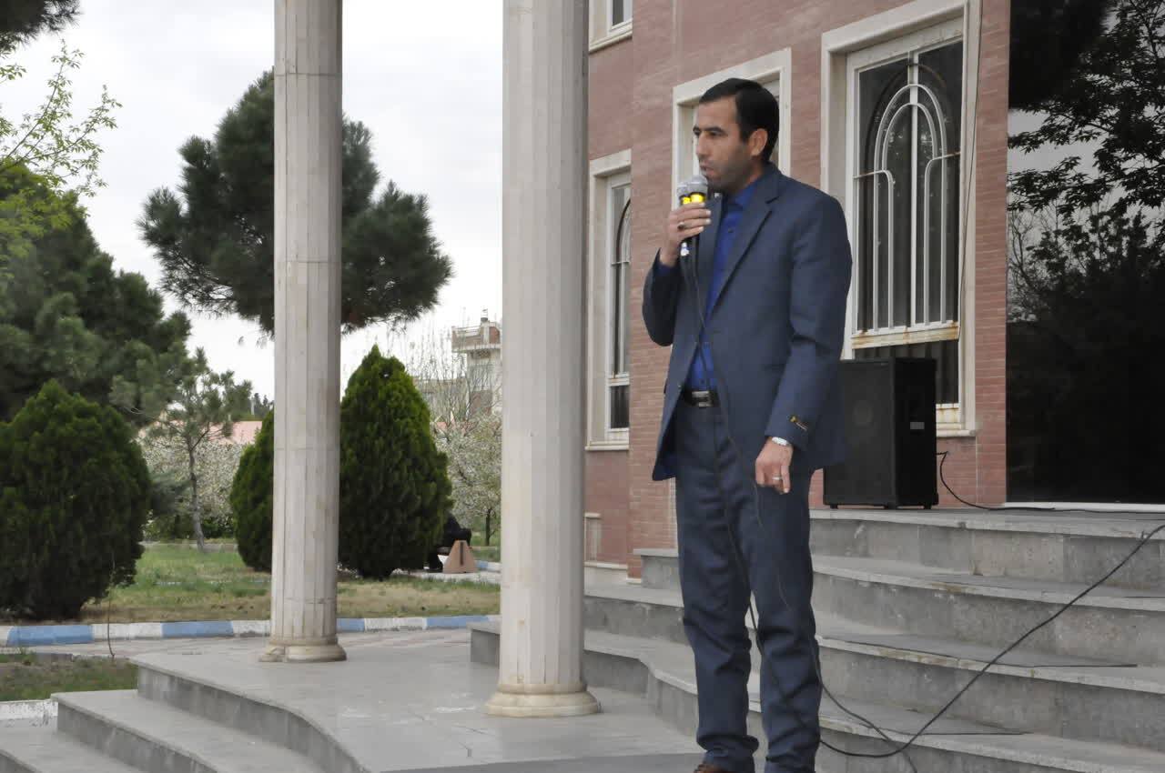 تجمع دانشگاهیان واحد بروجرد در حمایت از مردم مظلوم غزه تجمع دانشگاهیان واحد بروجرد در حمایت از مردم مظلوم غزه