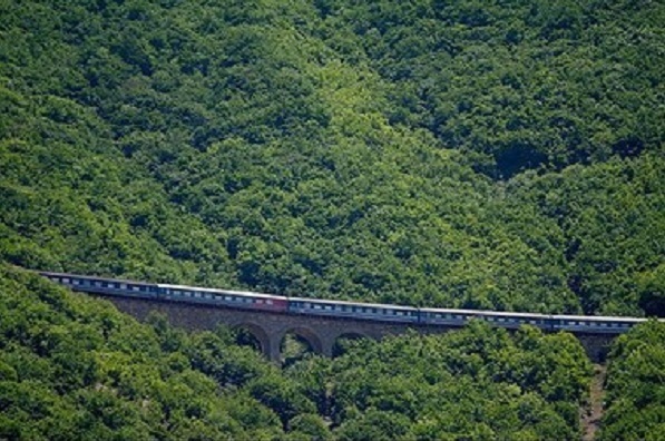 راه‌آهن رشت - آستارا حلقه مفقوده کریدور شمال - جنوب/ حمل و نقل ترکیبی جایگزین مناسب