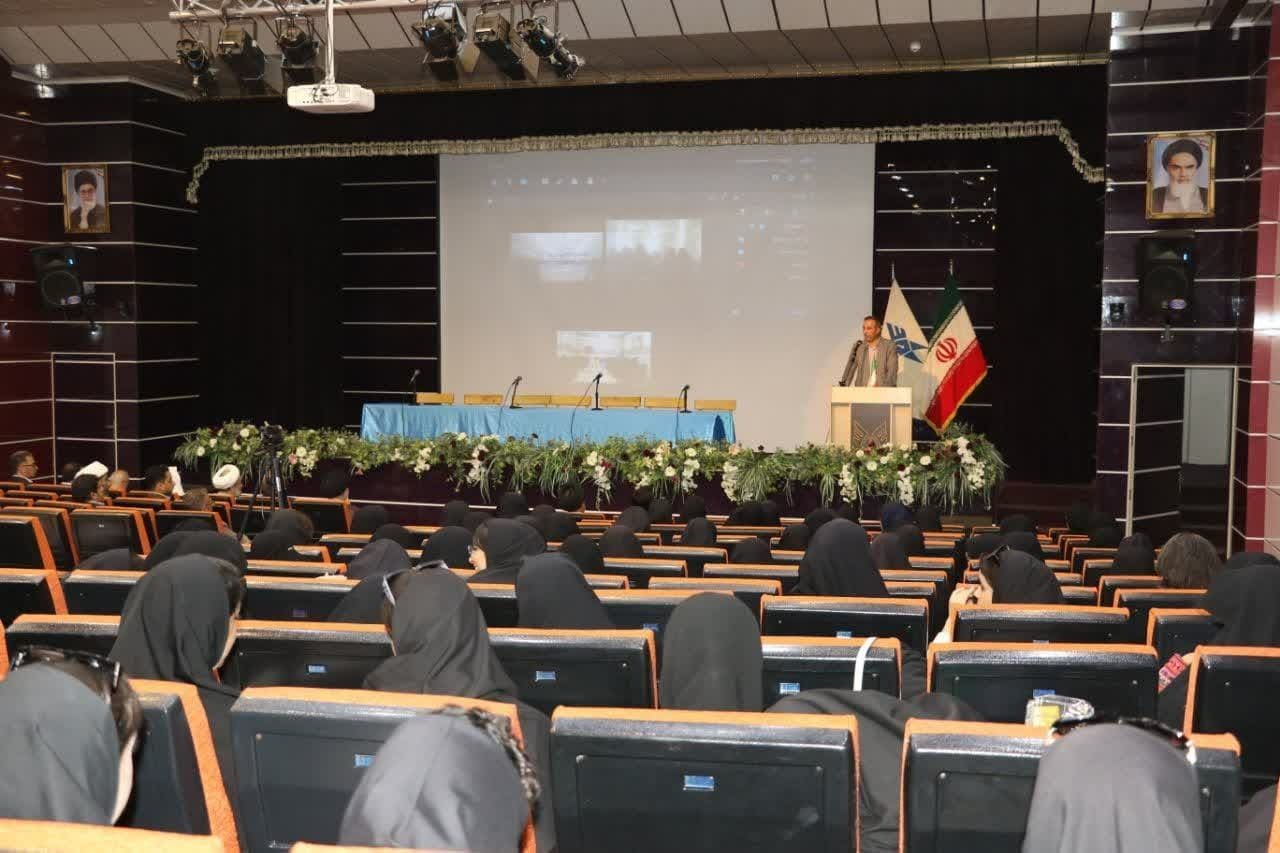 حل چالشهای منطقه با ارائه راهکارهای نوآورانه توسط نخبگان حل چالشهای منطقه با ارائه راهکارهای نوآورانه توسط نخبگان