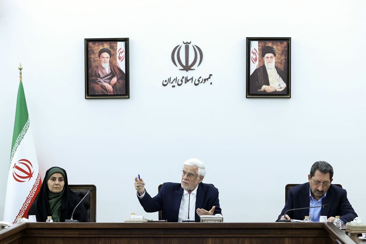 عارف: امسال باید مسأله نقاط حادثه‌خیز جاده‌ای کشور را حل کنیم