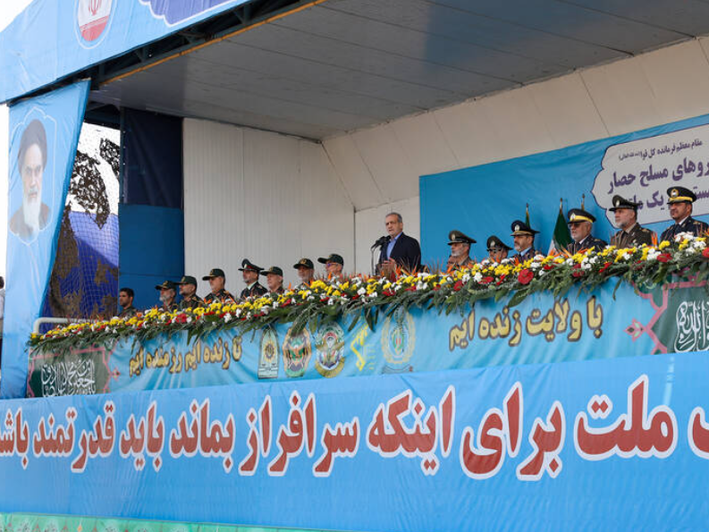 برگزاری مراسم رژه روز ارتش با حضور رئیسجمهور برگزاری مراسم رژه روز ارتش با حضور رئیسجمهور