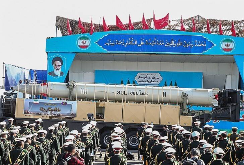 برگزاری مراسم رژه روز ارتش با حضور رئیسجمهور برگزاری مراسم رژه روز ارتش با حضور رئیسجمهور