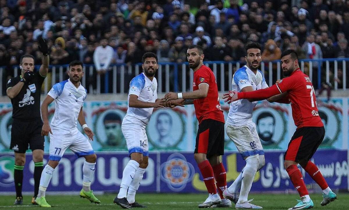 تراکتورِ ۷۰ هزار نفری با ۳ گل به قهرمانی نزدیک شد فولاد با تحمیل باخت به شمس آذر به پرسپولیس نزدیک شد