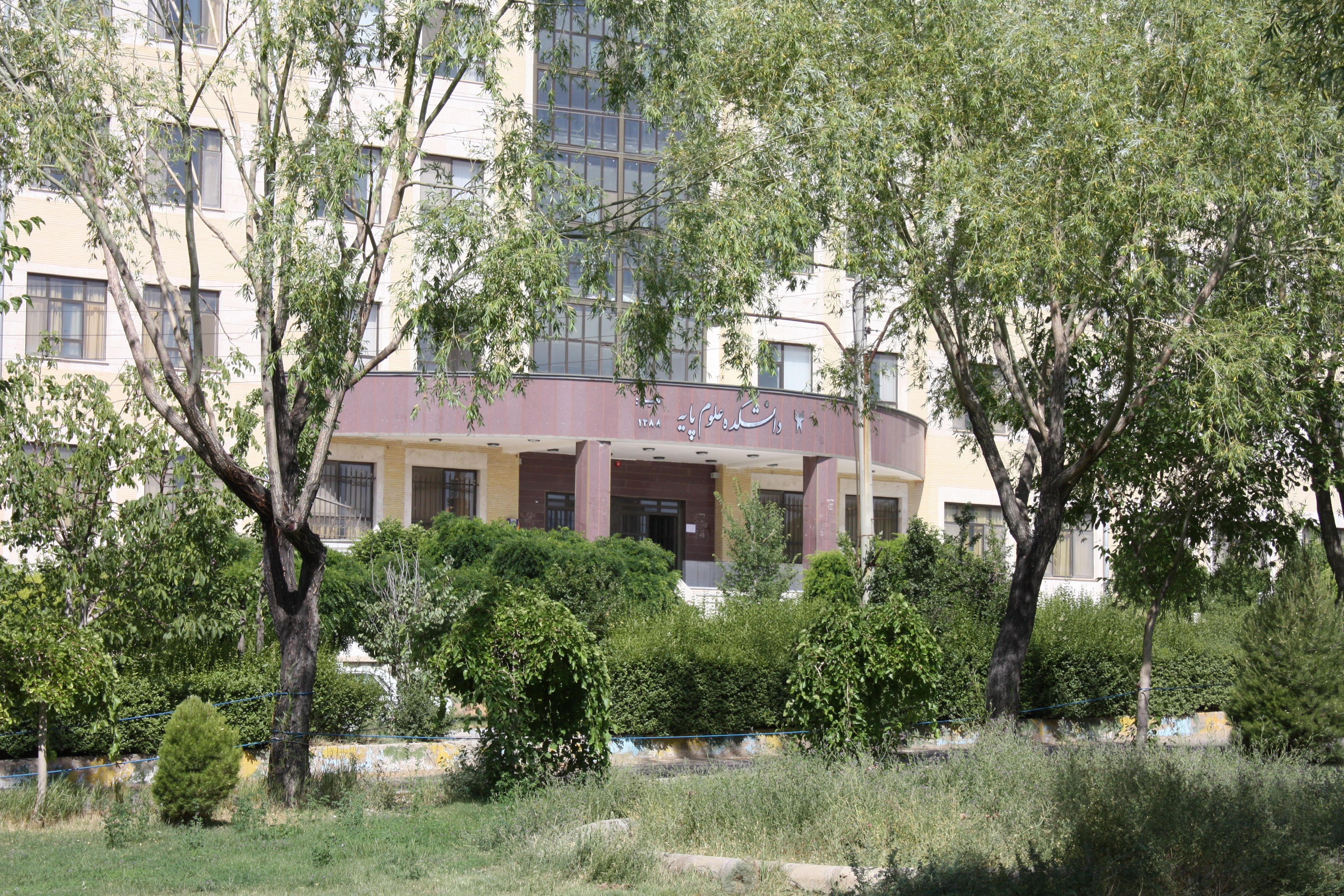 ارائه راه‌حل‌های نوآورانه‌ برای بهبود عملکرد افزاره‌های نوری و الکترونیکی؛ ۲ هزار و ۲۹۰ مقاله و ۳۴ هزار استناد دستاورد دانشگاه آزاد شهرکرد