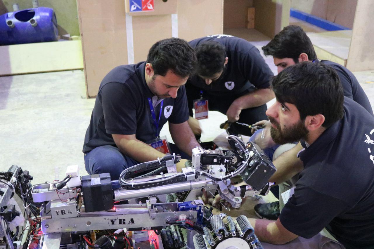 ساخت بازو‌های رباتیک؛ وقتی دانشگاه در مسیر حل مسئله و ارتباط با صنعت قرار دارد