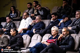 علیپور: بازیکنان پایش ابتدا باید نسبت به عملکرد خودشان پاسخگو باشند/بازیکنان خارجی داریم اما میزبانی را به ما نمی دهند