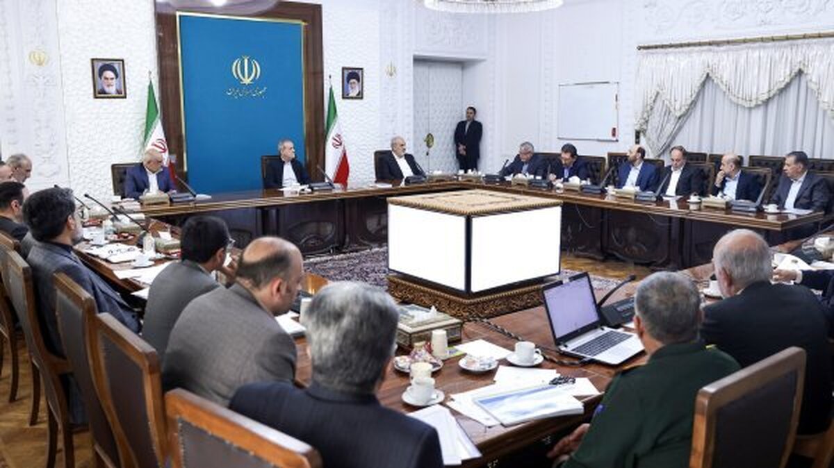 پزشکیان: توسعه دریامحور راه نجات کشور از بحران‌هایی است که مخاطره‌ای مثل کم آبی می‌تواند برای ما ایجاد کند