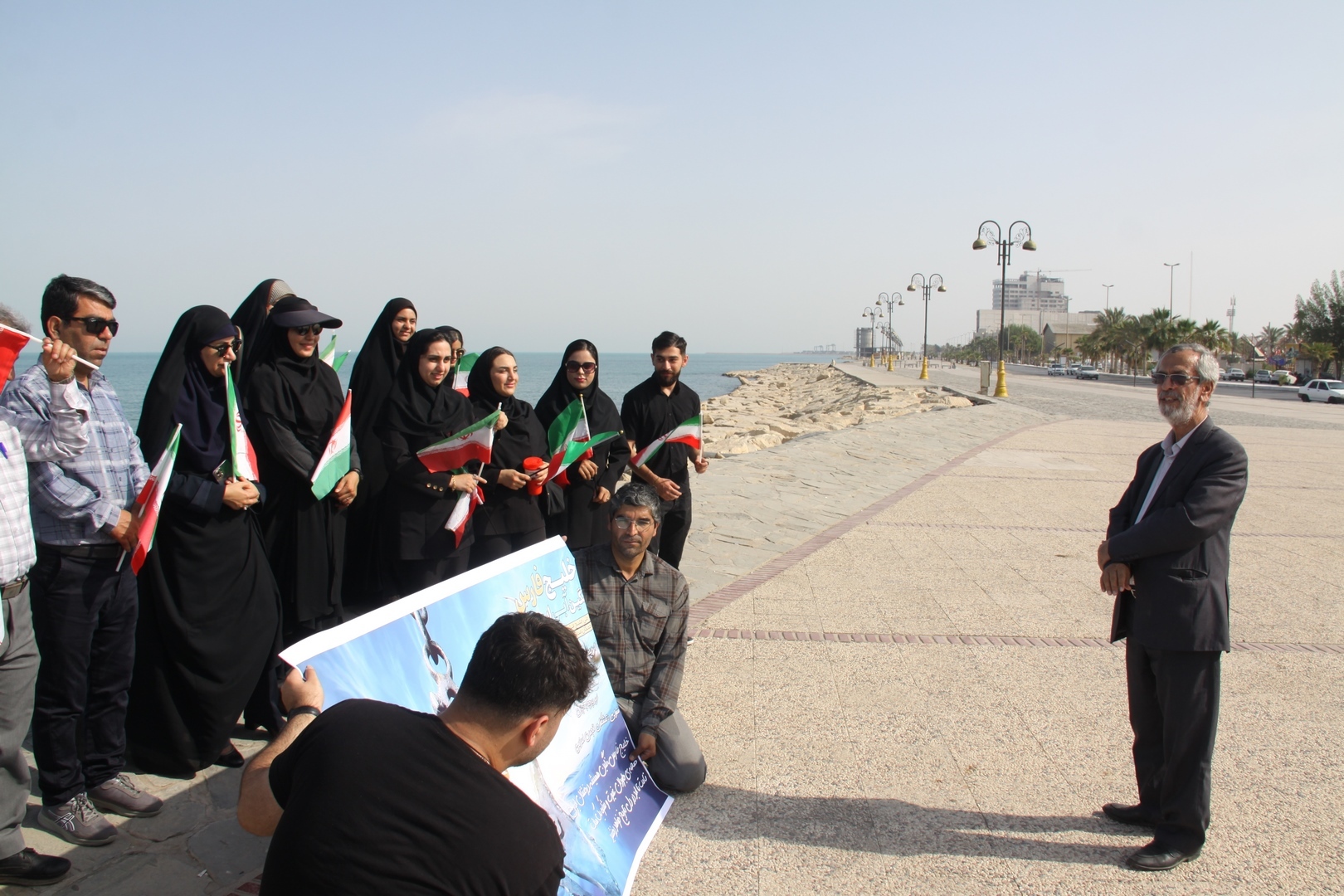 خلیجفارس شاهراه ارتباطی ایران با دریاهای بینالمللی و کشورها خلیجفارس شاهراه ارتباطی ایران با دریاهای بینالمللی و کشورها