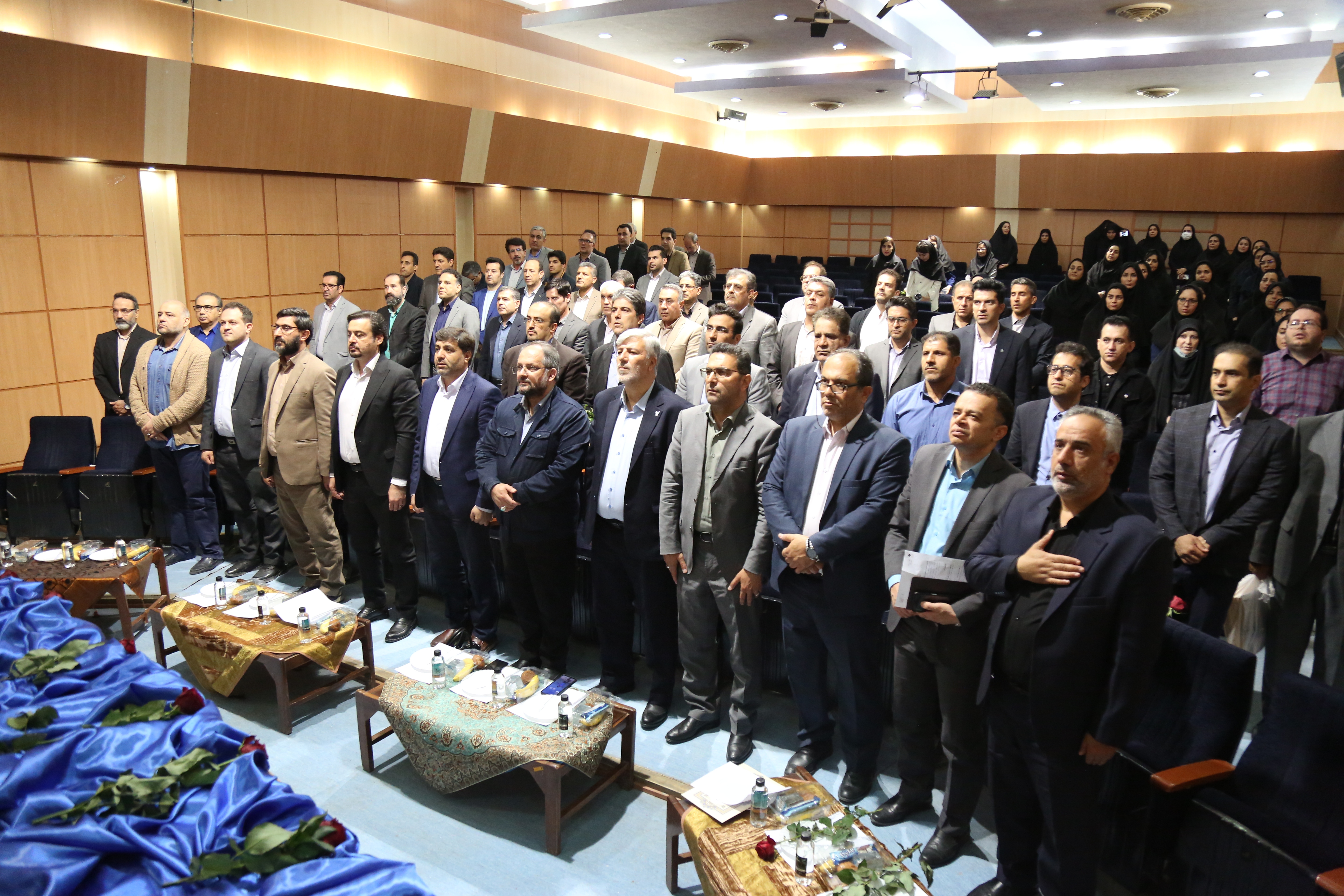 الگوپذیری دانشجو از رفتار استاد تأثیر بیشتری نسبت کلام او دارد الگوپذیری دانشجو از رفتار استاد تأثیر بیشتری نسبت کلام او دارد