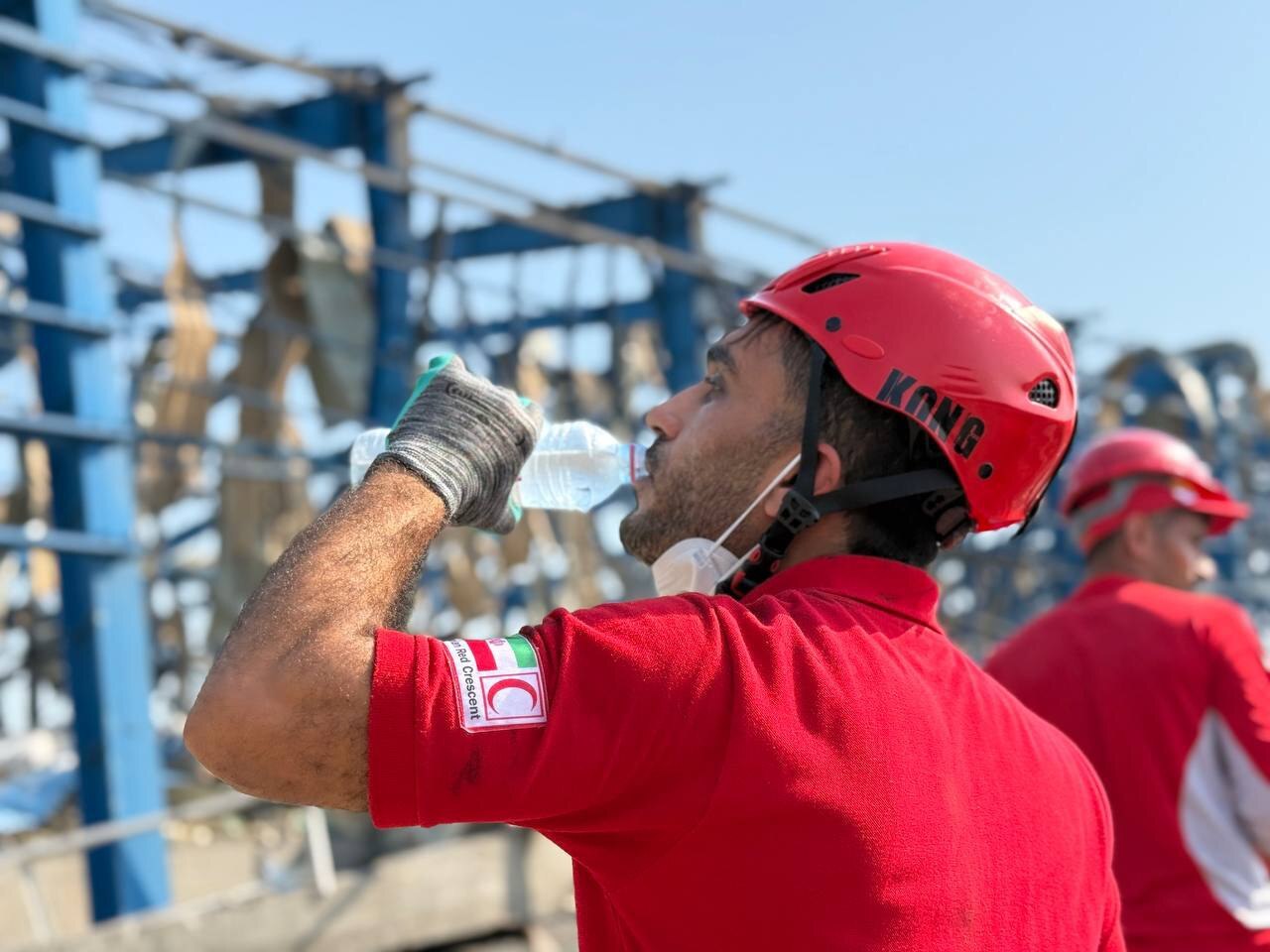 تعمیر رایگان خودروهای آسیبدیدگان با کمک سازمان داوطلین هلالاحمر تعمیر رایگان خودروهای آسیبدیدگان با کمک سازمان داوطلین هلالاحمر