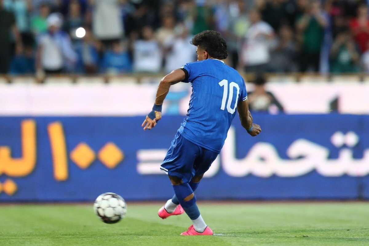 فیلم| گل اول استقلال به آلومینیوم توسط رامین رضائیان